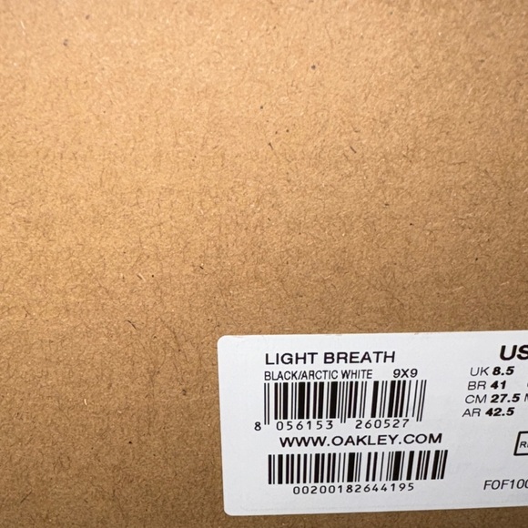 Oakley Men's Black and Cream Light Breathe Athletic Shoes NIB - Picture 8 of 8